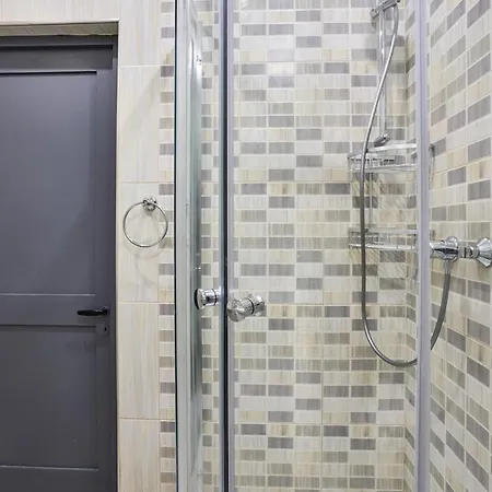 Apartment Classic 3br 10 Min From