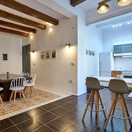 Classic 3br 10 Min From Apartment Gzira
