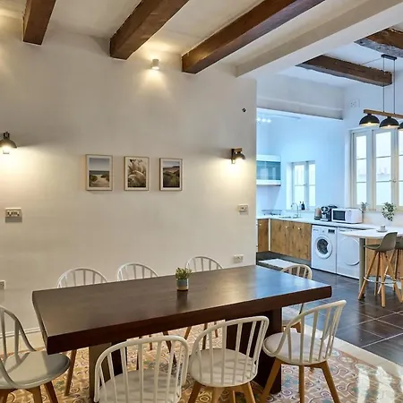 Apartment Classic 3br 10 Min From Gzira