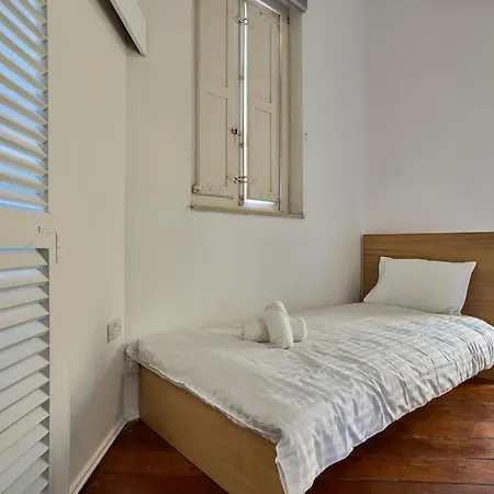 Classic 3br 10 Min From Gzira