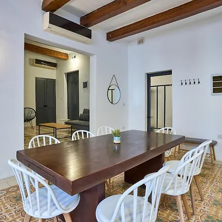 Classic 3br 10 Min From * Gzira