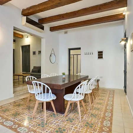 Apartment Classic 3br 10 Min From