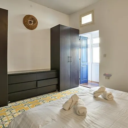 Classic 3br 10 Min From * Gzira