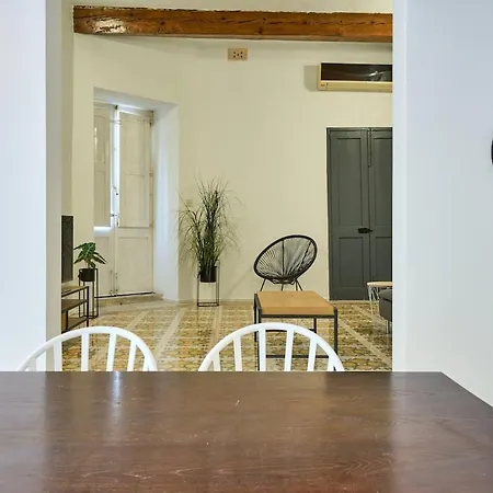 Classic 3br 10 Min From Apartment