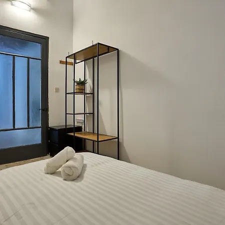 Classic 3br 10 Min From 公寓