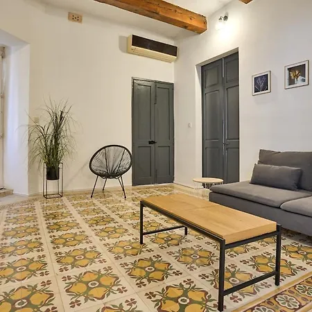 Classic 3br 10 Min From * Gzira
